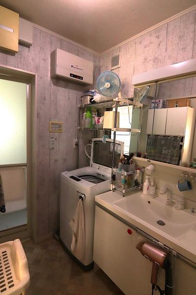 枚方市新之栄町の中古一戸建の洗面台・洗面所画像
