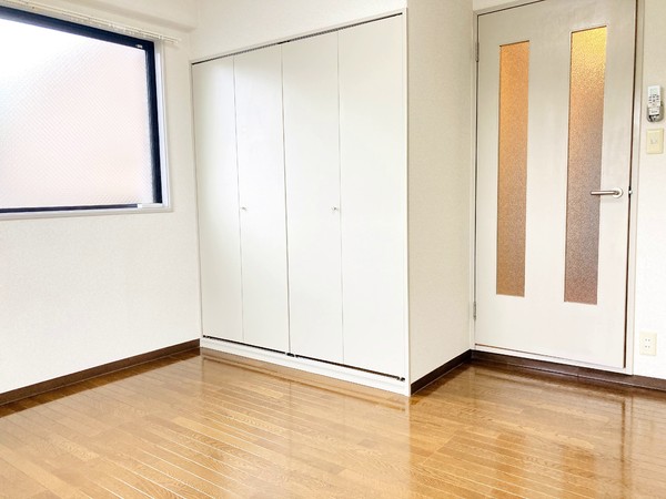 アーバン衣笠の洋室画像